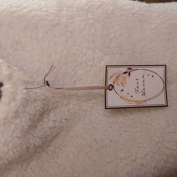 Hooded Sherpa Open Vest by FAIR HAVEN - Picture 7 of 10